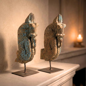 Vintage Rustic Carved Horse Corbel On Metal Stand Table Décor